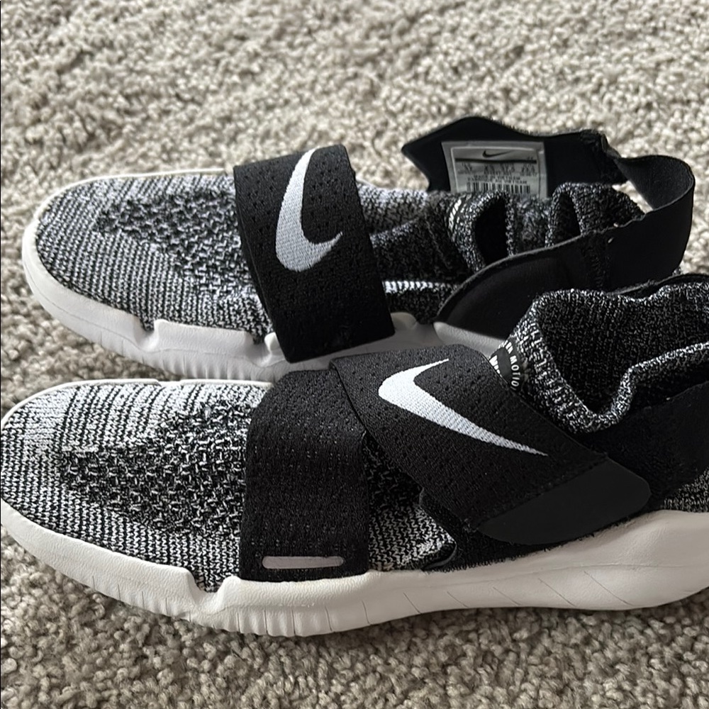 Nike Black and Gray Knit Strap Sneakers